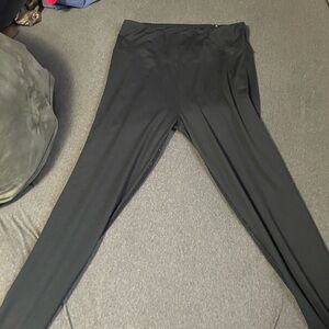 Women’s black MAURICES legging